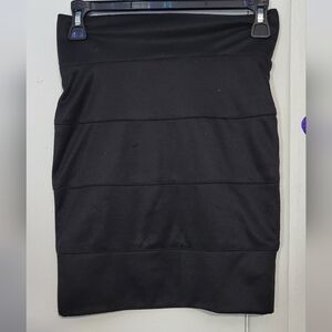 Aqua Women's Pleated Pull On Tier Stretch Comfort Skirt Size 12